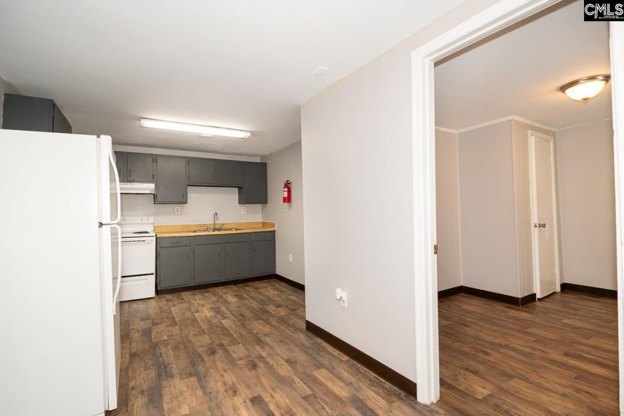 69 Lexington Drive Photo 37