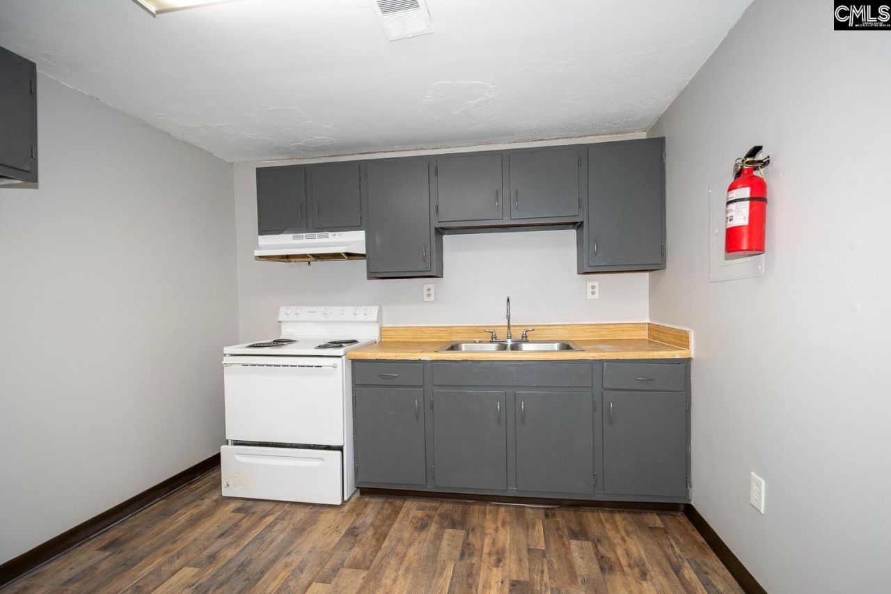 69 Lexington Drive Photo 38