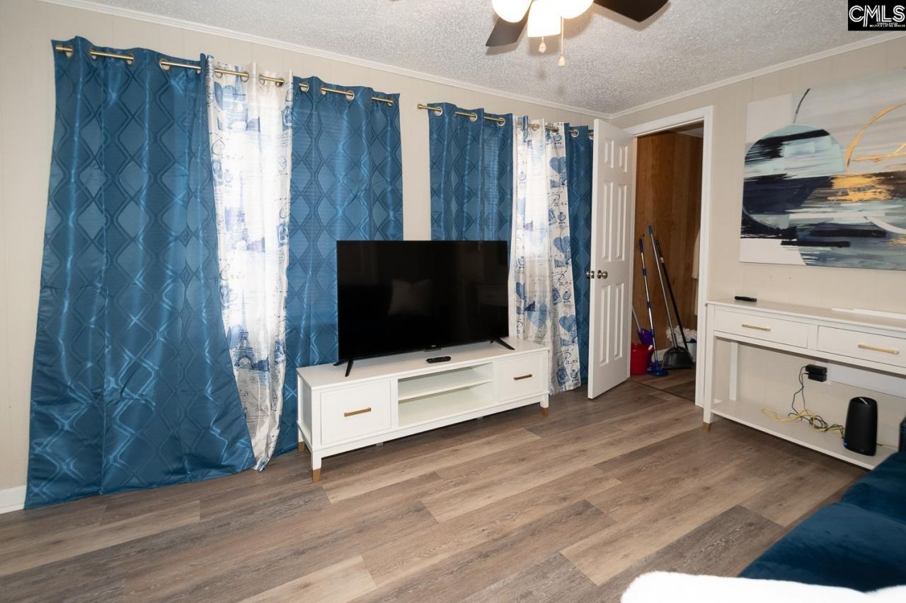 69 Lexington Drive Photo 51