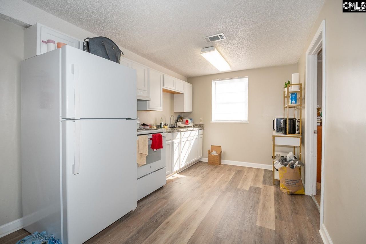 69 Lexington Drive Photo 57