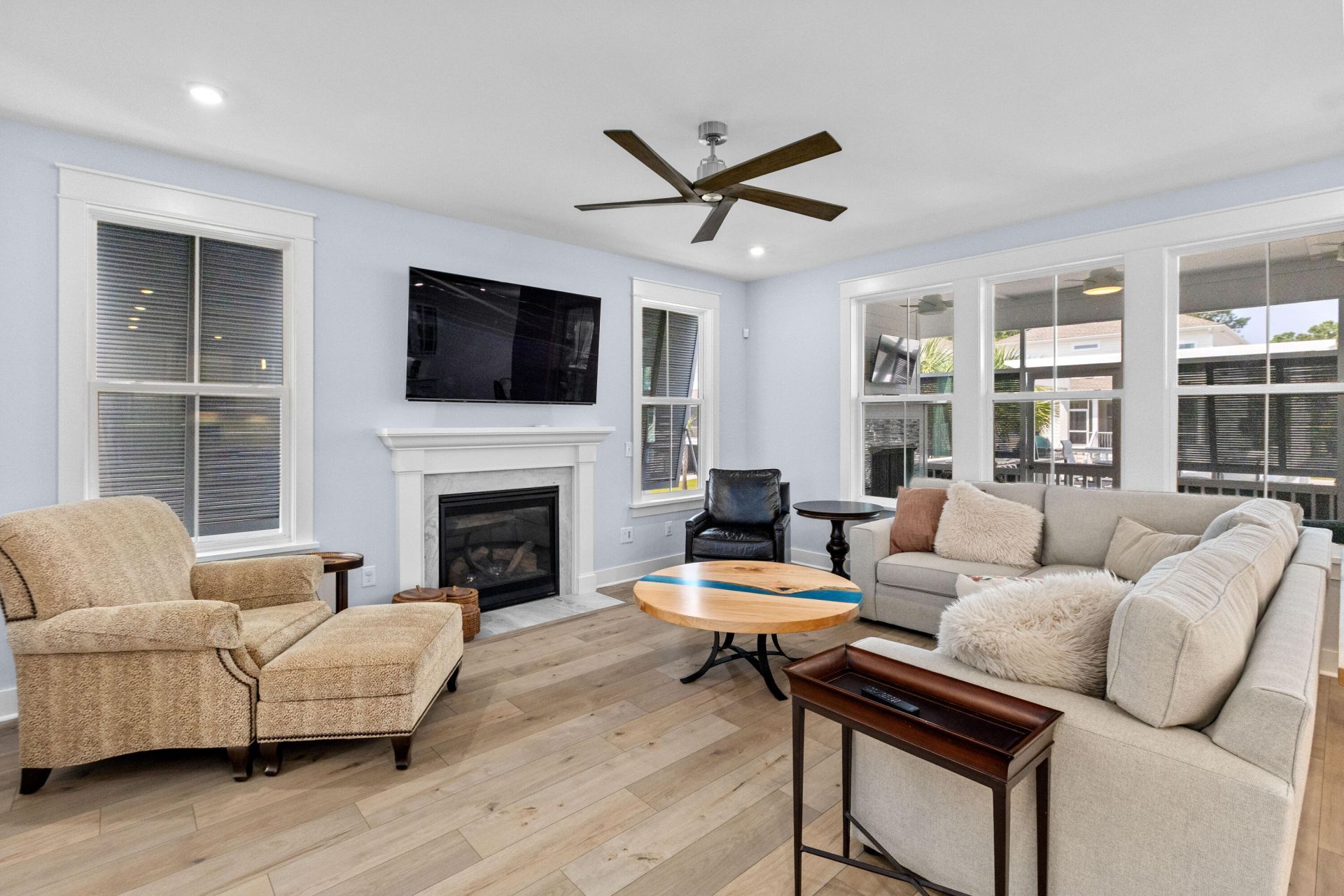 1533 Asher Avenue Photo 12