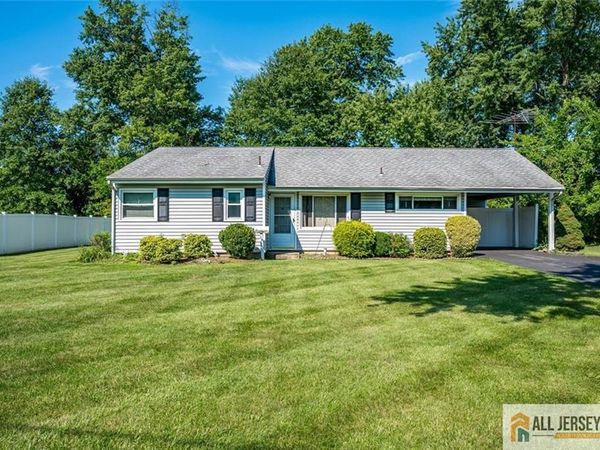 19 Stanworth Road, Kendall Park, NJ 08824