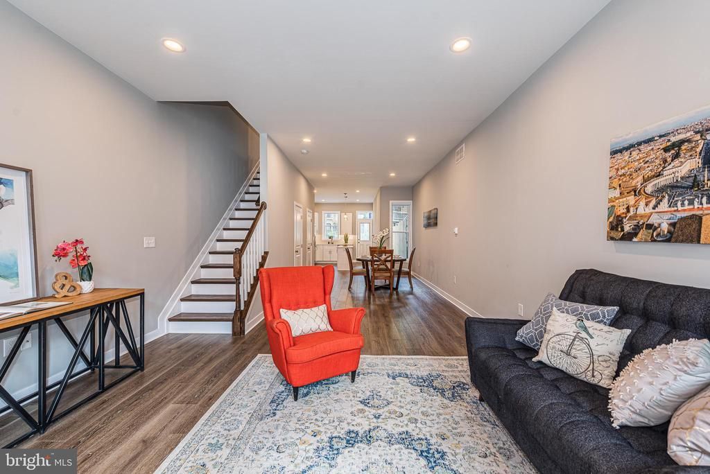 836 EDMONDSON AVENUE , BALTIMORE, MD 21201