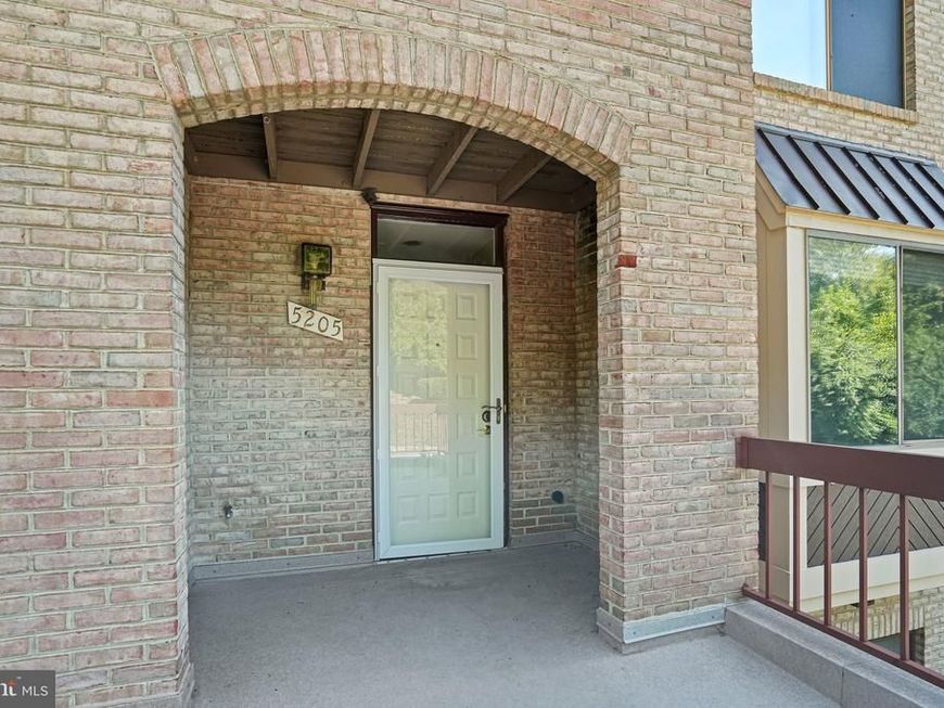 5205 King Charles Way, Unit 2-18, Bethesda, MD 20814 Main Photo