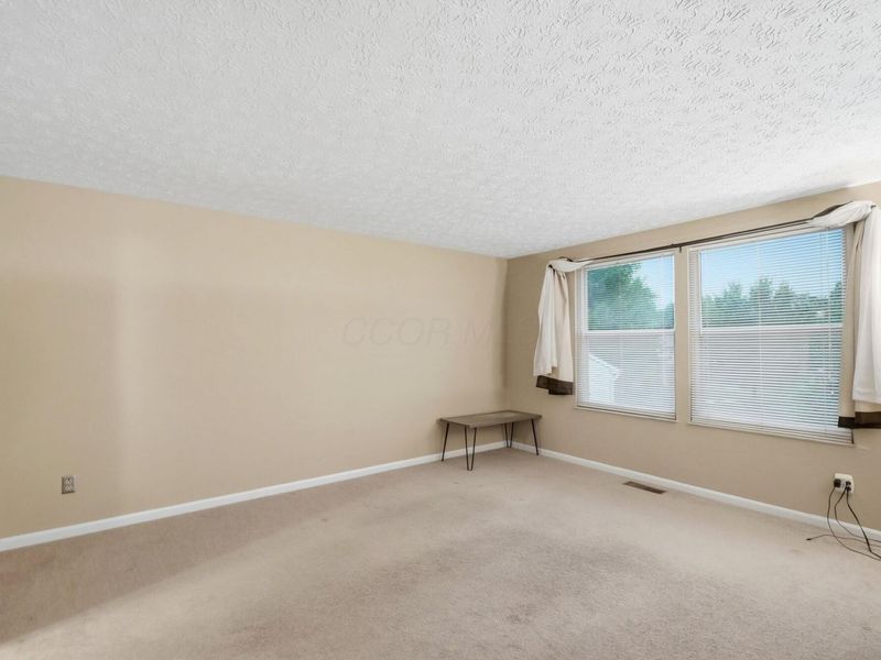 3320 Parksley Court, Columbus, OH 43204 Photo 6