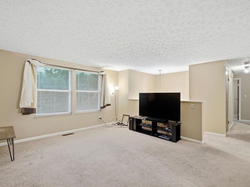 3320 Parksley Court, Columbus, OH 43204 Photo 7