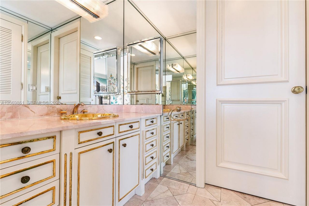 241 Cape Florida Dr , Key Biscayne, FL 33149 Photo