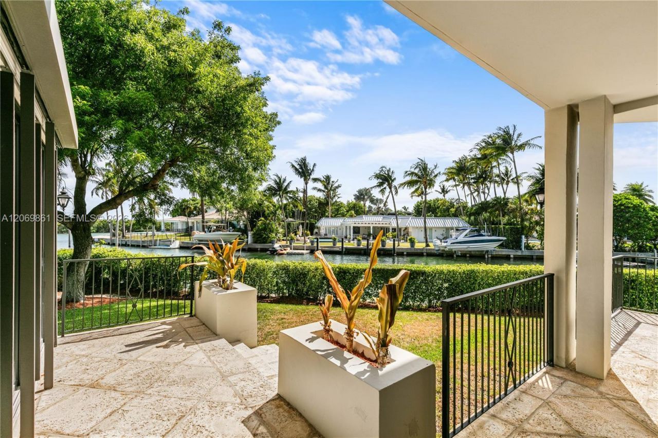 241 Cape Florida Dr , Key Biscayne, FL 33149 Photo