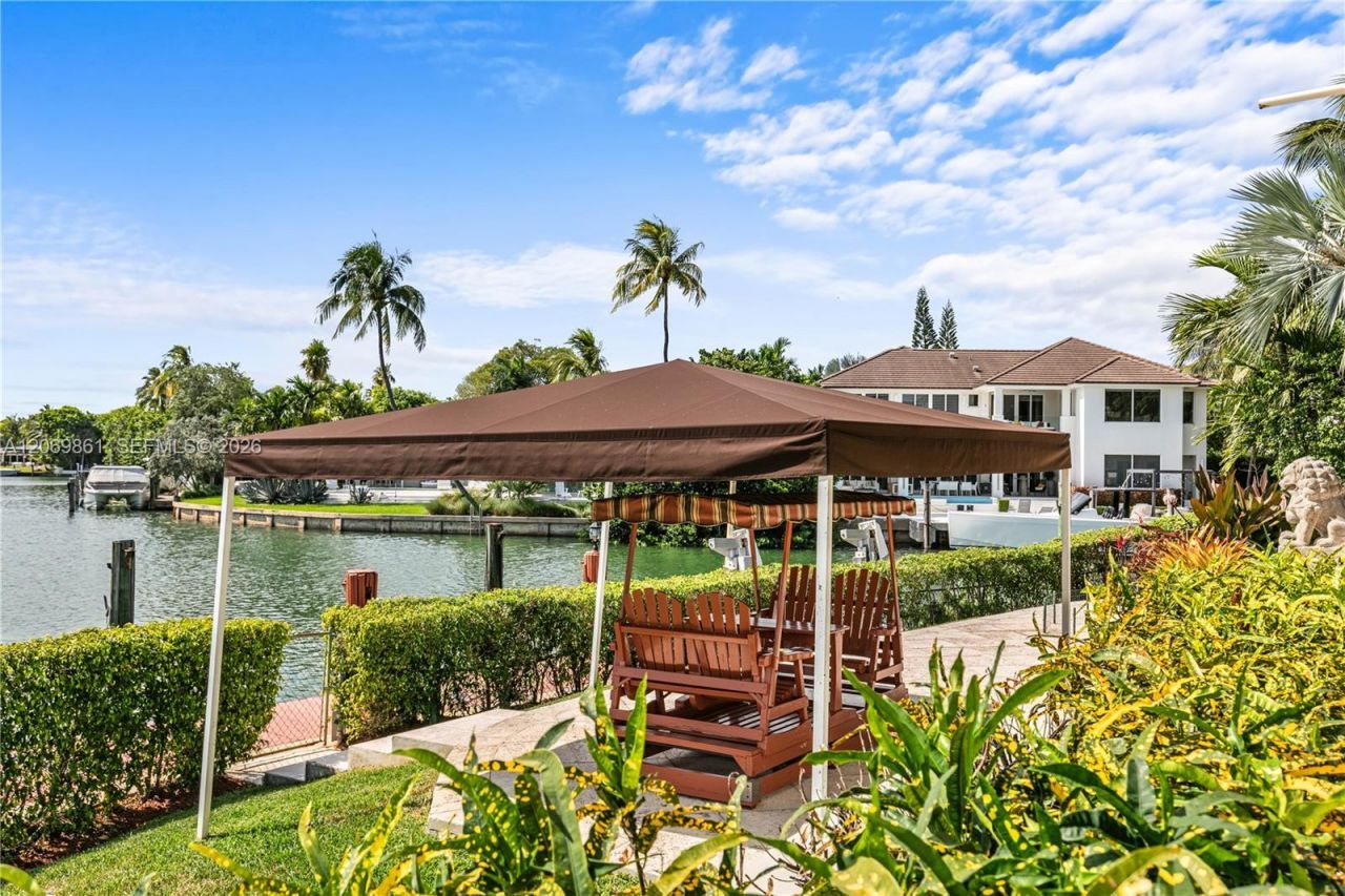 241 Cape Florida Dr , Key Biscayne, FL 33149 Photo