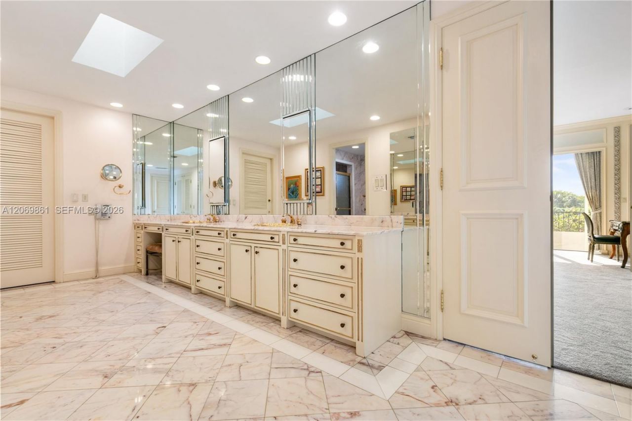 241 Cape Florida Dr , Key Biscayne, FL 33149 Photo