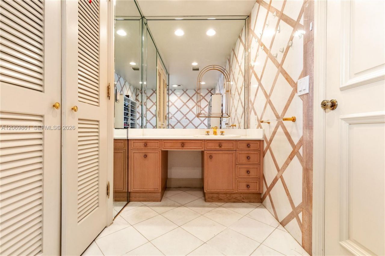 241 Cape Florida Dr , Key Biscayne, FL 33149 Photo