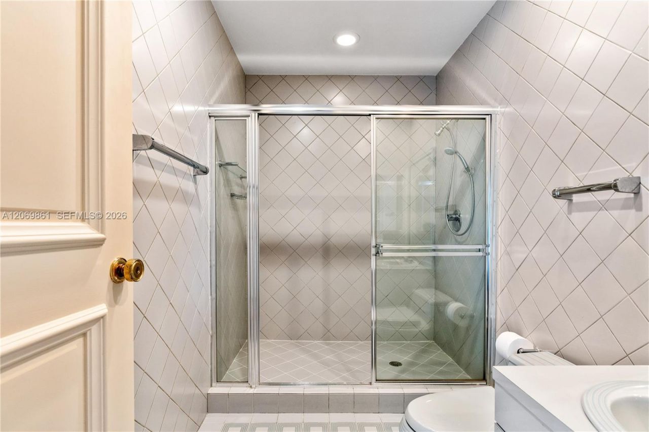 241 Cape Florida Dr , Key Biscayne, FL 33149 Photo