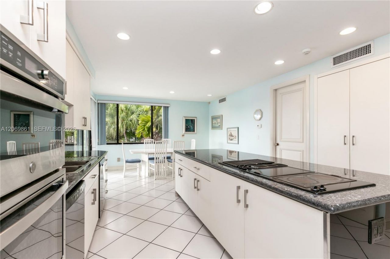 241 Cape Florida Dr , Key Biscayne, FL 33149 Photo