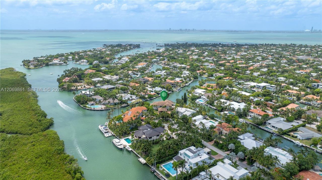 241 Cape Florida Dr , Key Biscayne, FL 33149 Photo