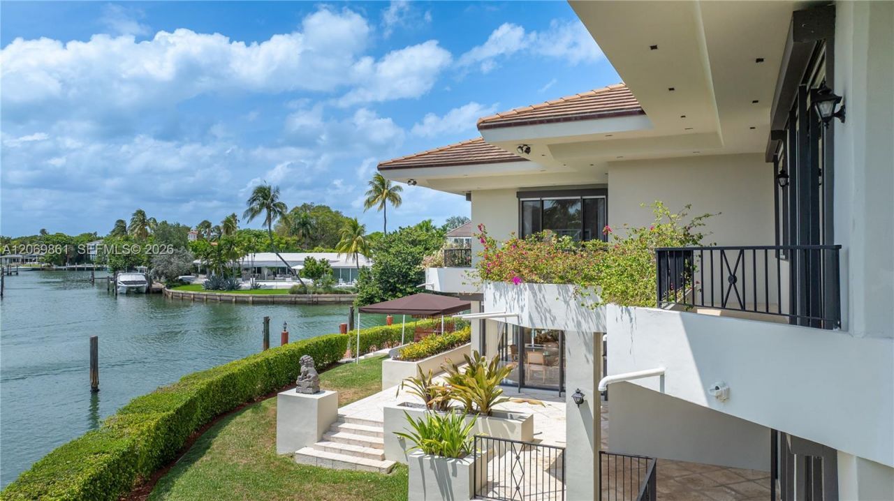 241 Cape Florida Dr , Key Biscayne, FL 33149 Photo