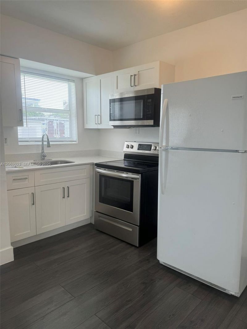 2150 NW 24th St , Unit 4, Miami, FL 33142 Photo