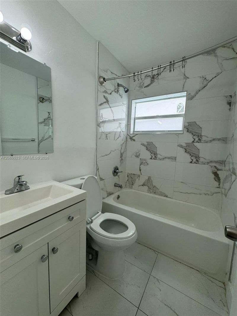 2150 NW 24th St , Unit 4, Miami, FL 33142 Photo