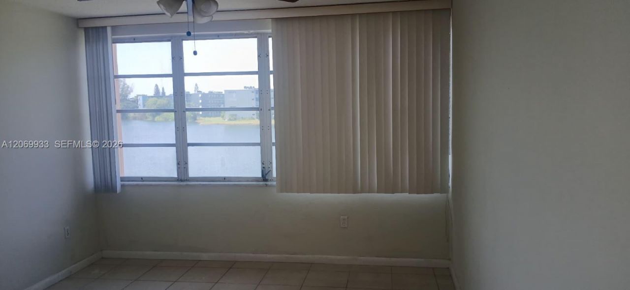 1591 NE Miami Gardens Dr , Unit 205, Miami, FL 33179 Photo