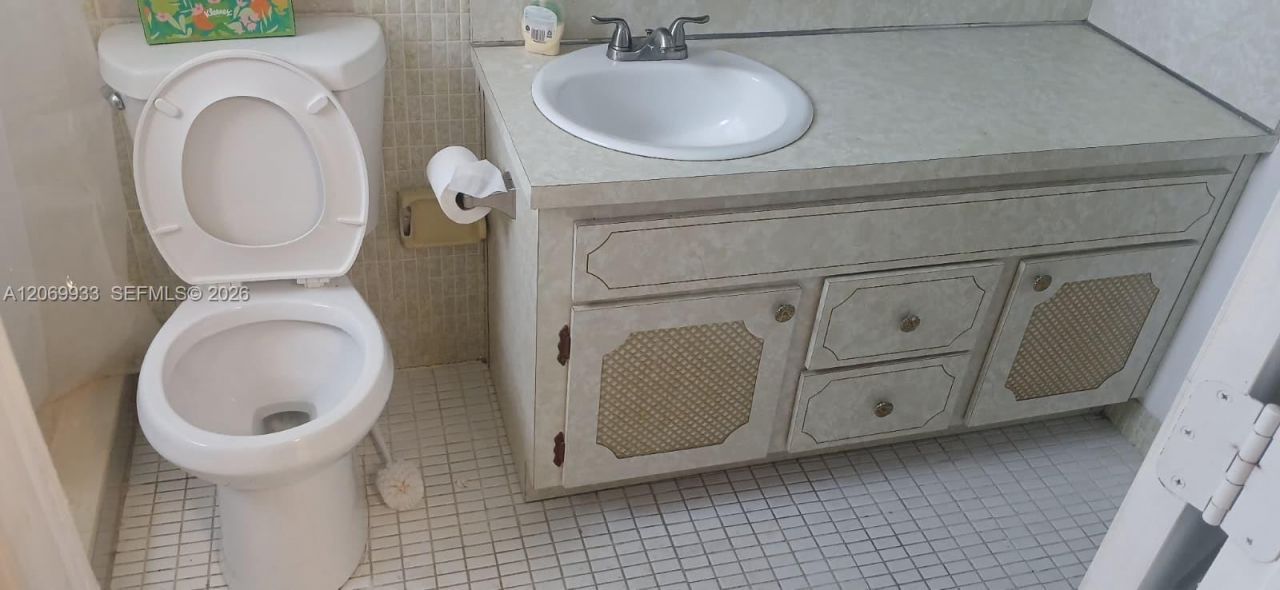 1591 NE Miami Gardens Dr , Unit 205, Miami, FL 33179 Photo