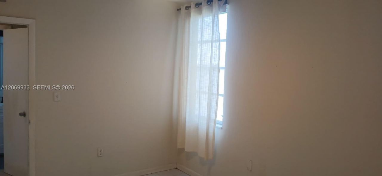 1591 NE Miami Gardens Dr , Unit 205, Miami, FL 33179 Photo