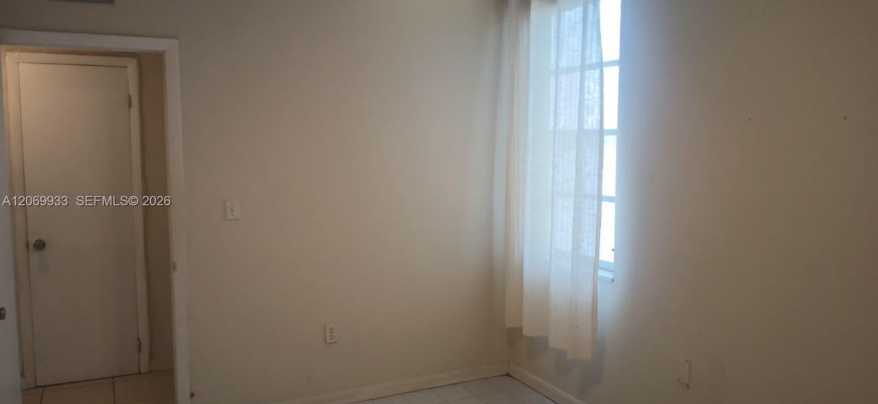 1591 NE Miami Gardens Dr , Unit 205, Miami, FL 33179 Photo
