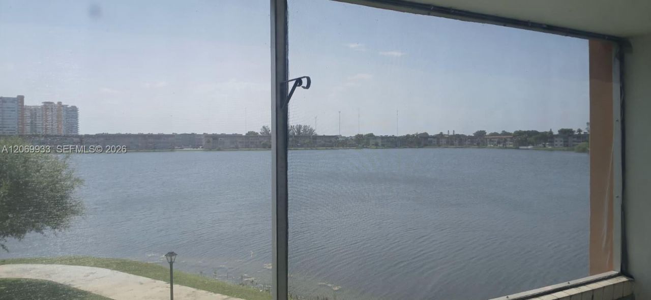 1591 NE Miami Gardens Dr , Unit 205, Miami, FL 33179 Photo