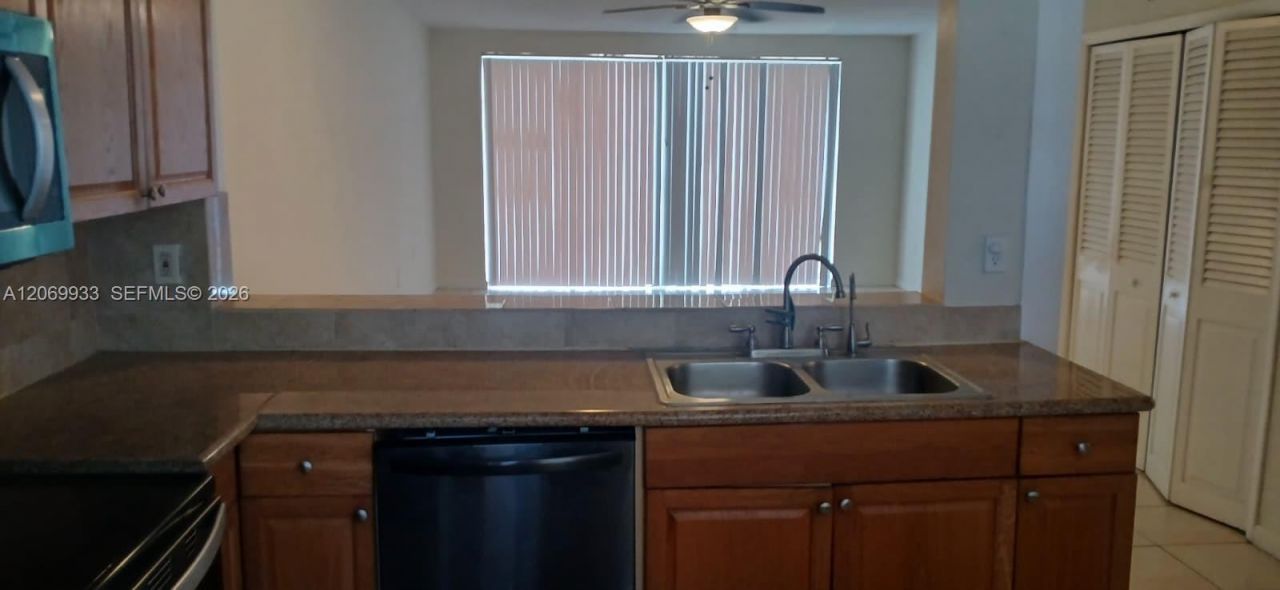1591 NE Miami Gardens Dr , Unit 205, Miami, FL 33179 Photo