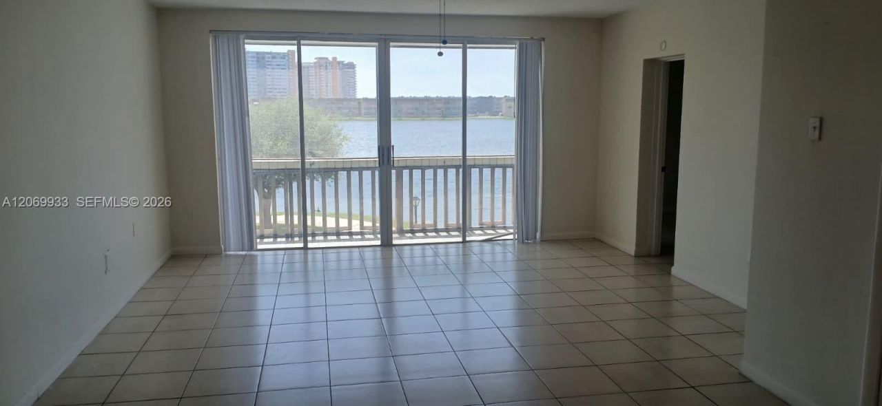 1591 NE Miami Gardens Dr , Unit 205, Miami, FL 33179 Photo