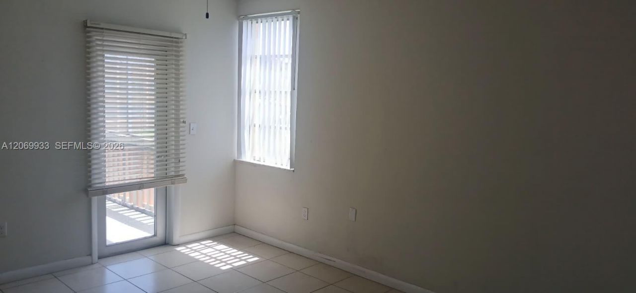 1591 NE Miami Gardens Dr , Unit 205, Miami, FL 33179 Photo