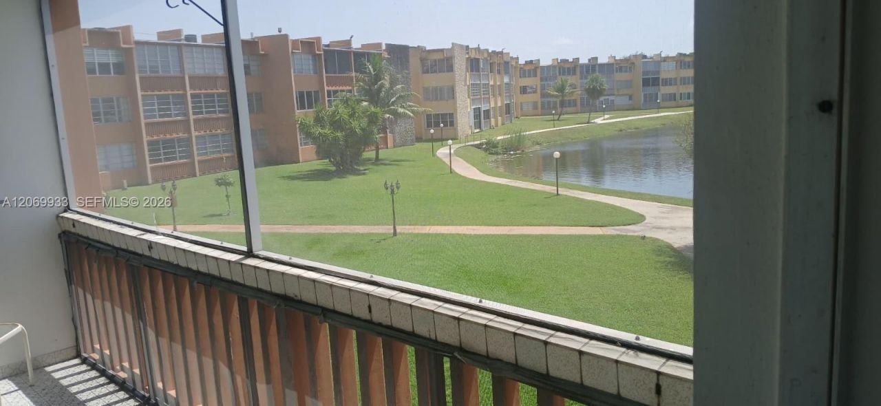 1591 NE Miami Gardens Dr , Unit 205, Miami, FL 33179 Photo
