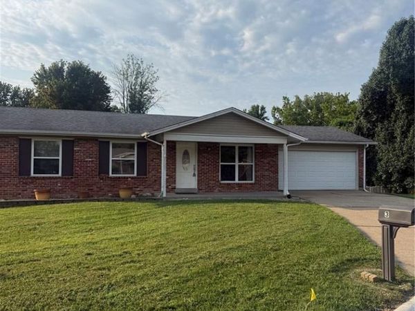 3 Creekwood Court , St Peters, MO 63376