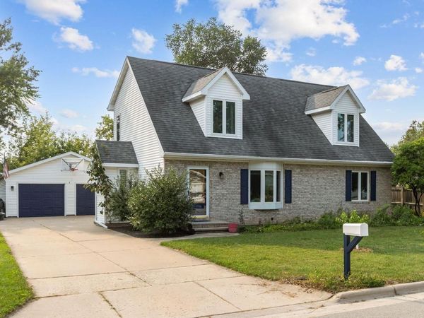 2345 BRANTWOOD DRIVE, Neenah, WI 54956