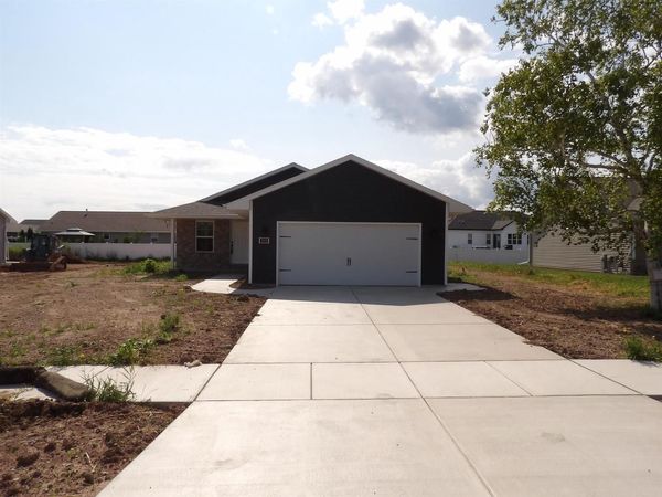 2509 LAWRENCE DRIVE, De Pere, WI 54115