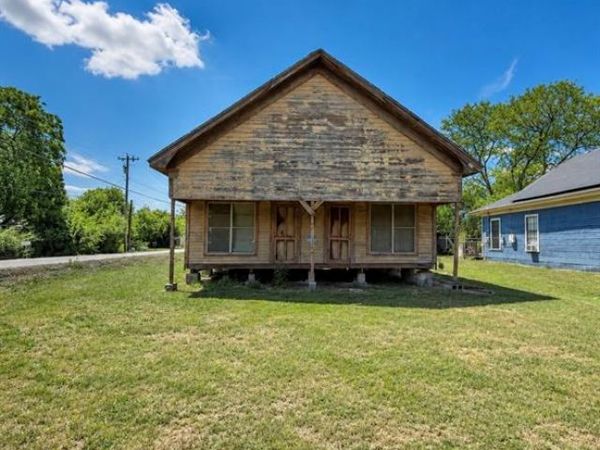 114 S Mills Street , West, TX 76691