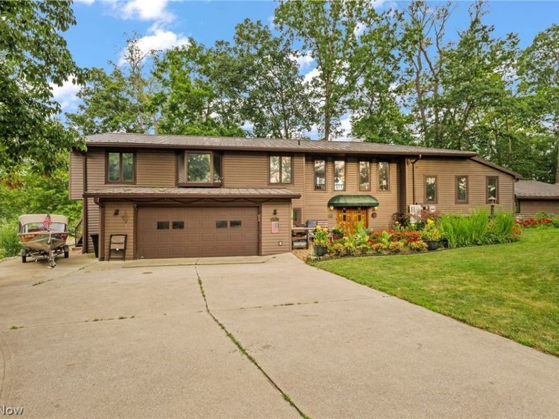 910 Pike Drive, Mansfield, OH 44903 Photo 1