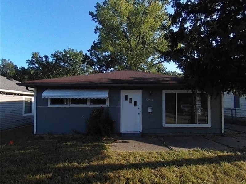 12510 Summerland Avenue, Cleveland, OH 44111 Photo 2