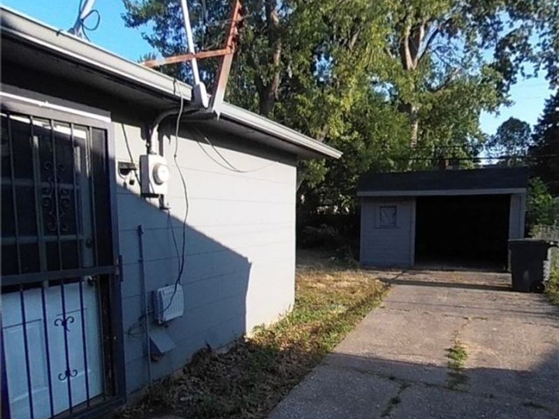 12510 Summerland Avenue, Cleveland, OH 44111 Photo 3