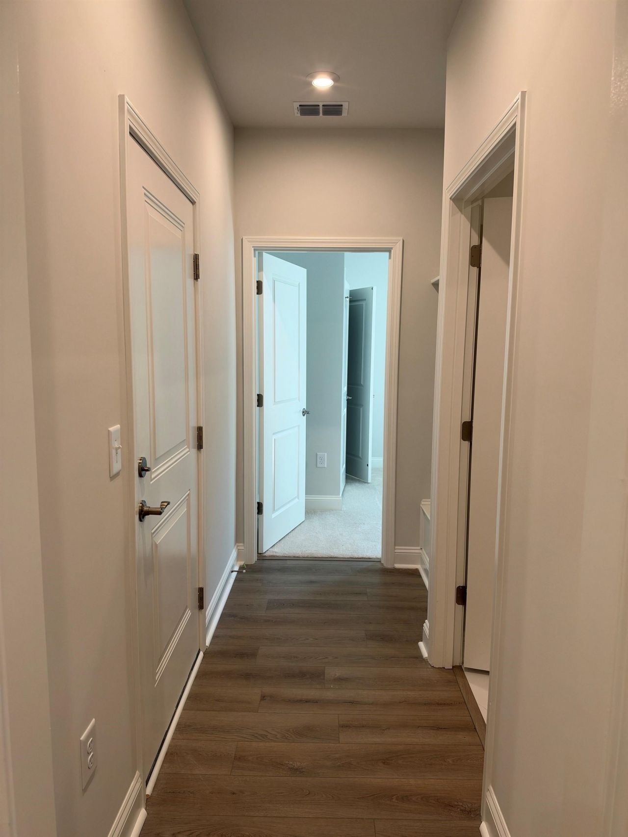 688 Palm Bay Dr. Photo 10