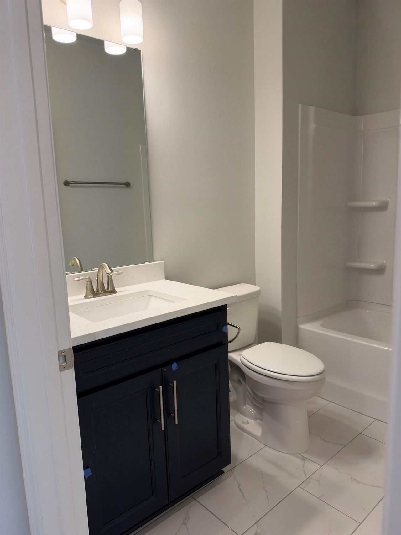 688 Palm Bay Dr. Photo 13