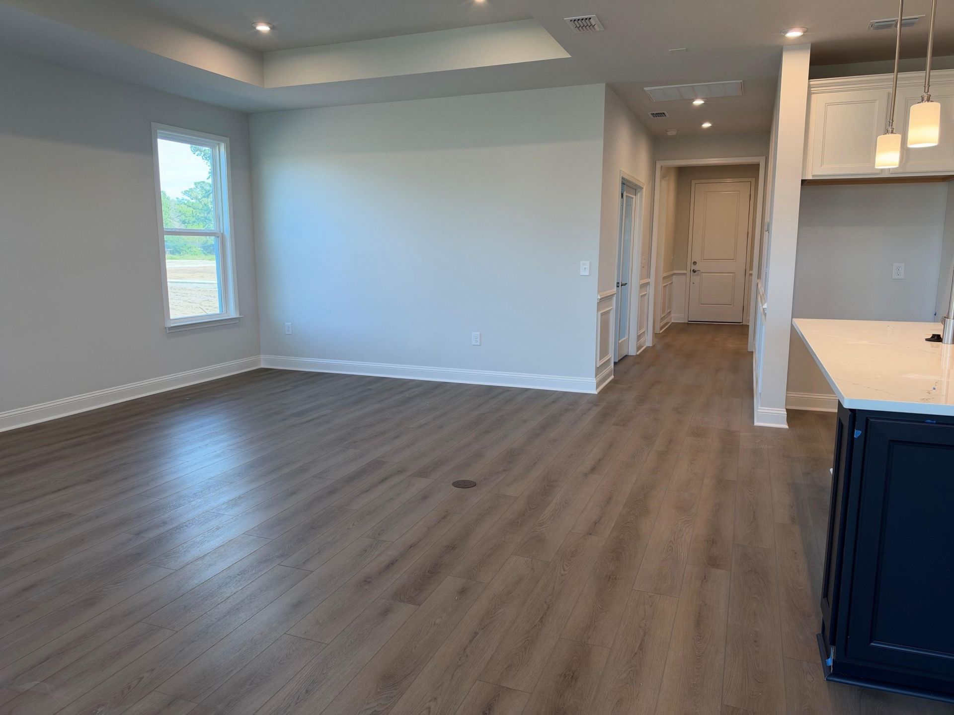 688 Palm Bay Dr. Photo 7