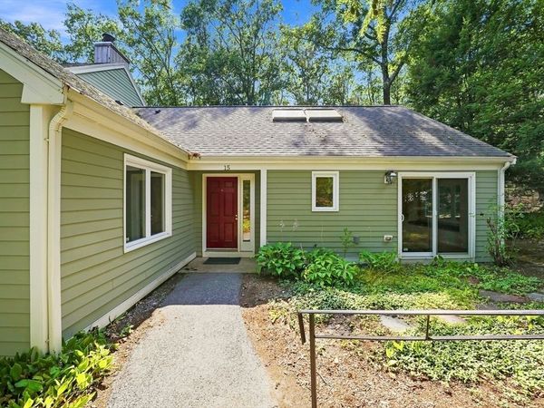 15 Fifer Ln, Unit 15, Lexington, MA 02420