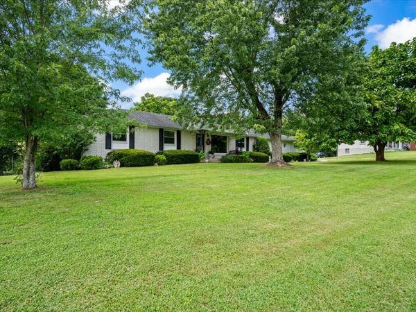 302 Utley Dr , Goodlettsville, TN 37072
