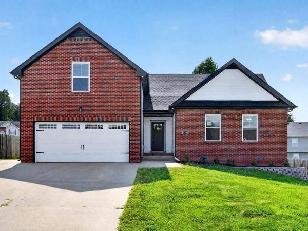 1240 Fossil Dr , Clarksville, TN 37040