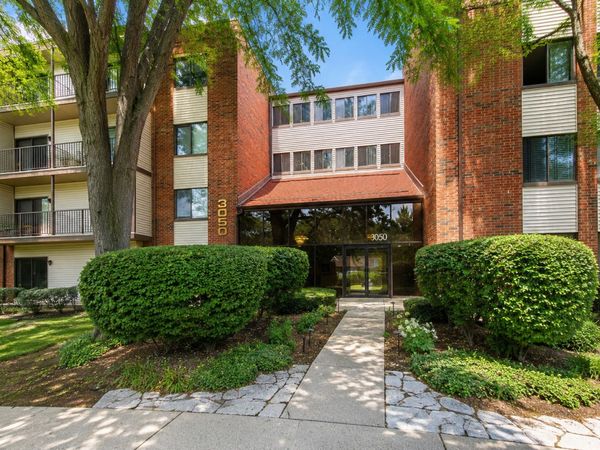 3050 Pheasant Creek Drive , Unit 406, Northbrook, IL 60062