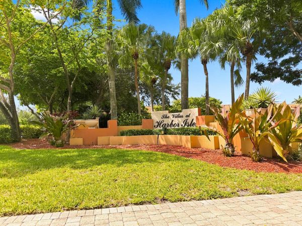 2107 Anchor Court, Unit 2104, Dania Beach, FL 33312