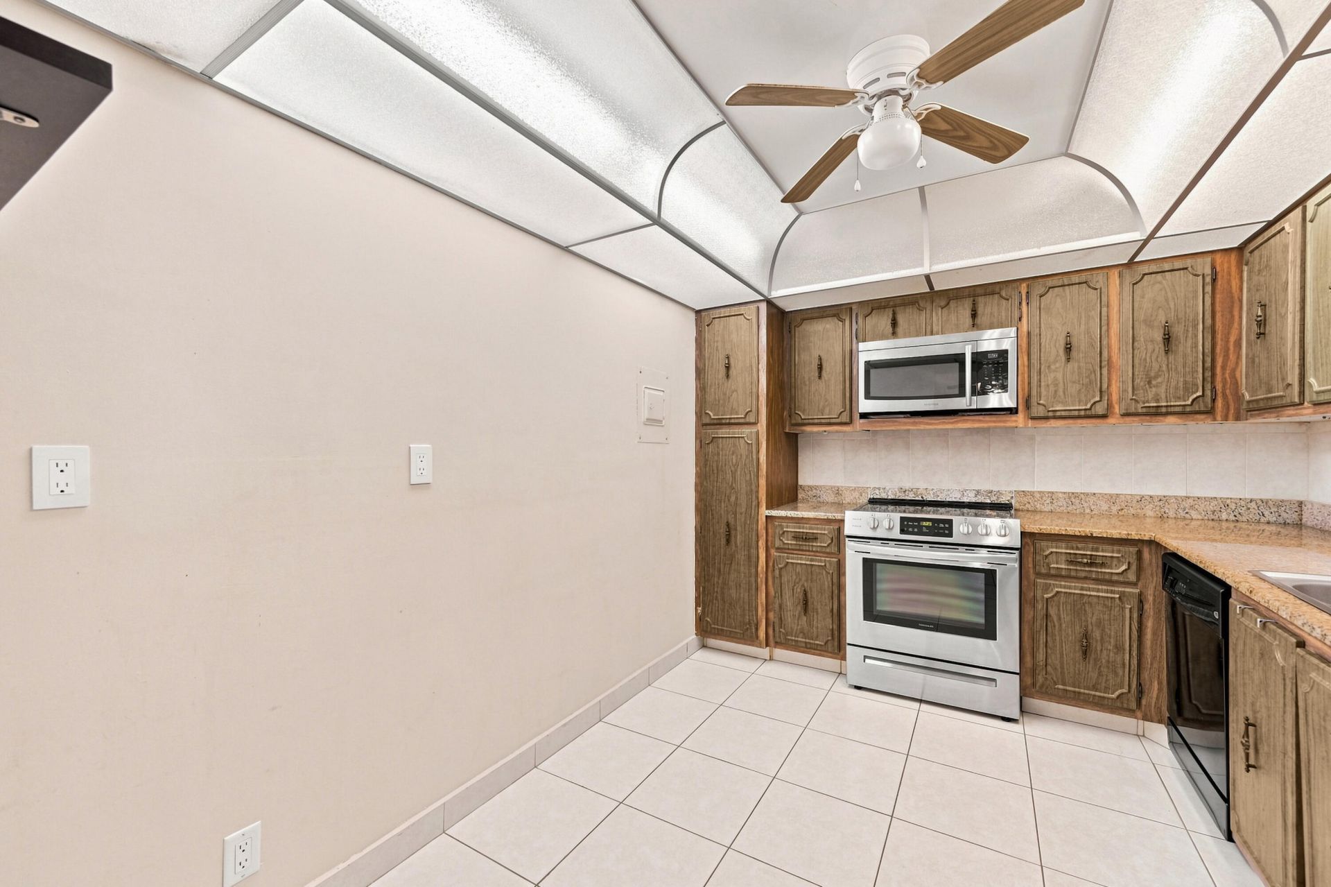 531 N Ocean Boulevard, Unit 505, Pompano Beach, FL 33062 Photo