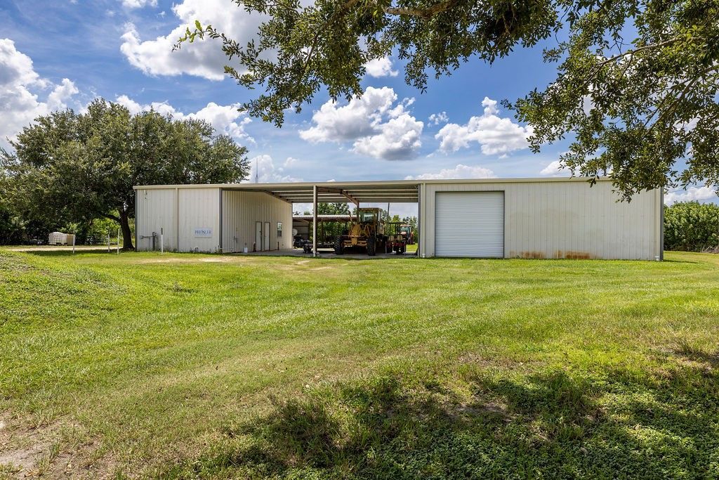 825 118th Avenue, Vero Beach, FL 32966 Photo