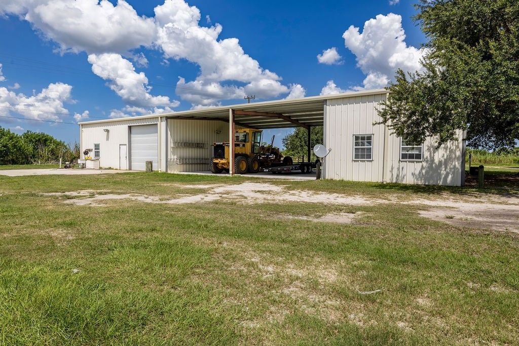 825 118th Avenue, Vero Beach, FL 32966 Photo