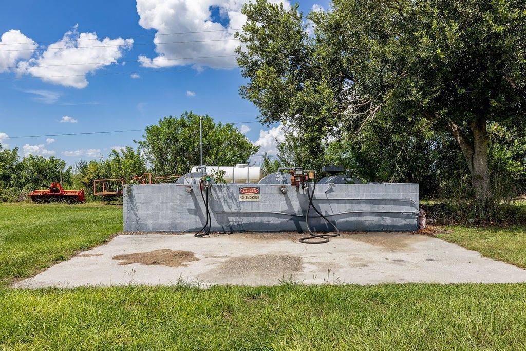 825 118th Avenue, Vero Beach, FL 32966 Photo