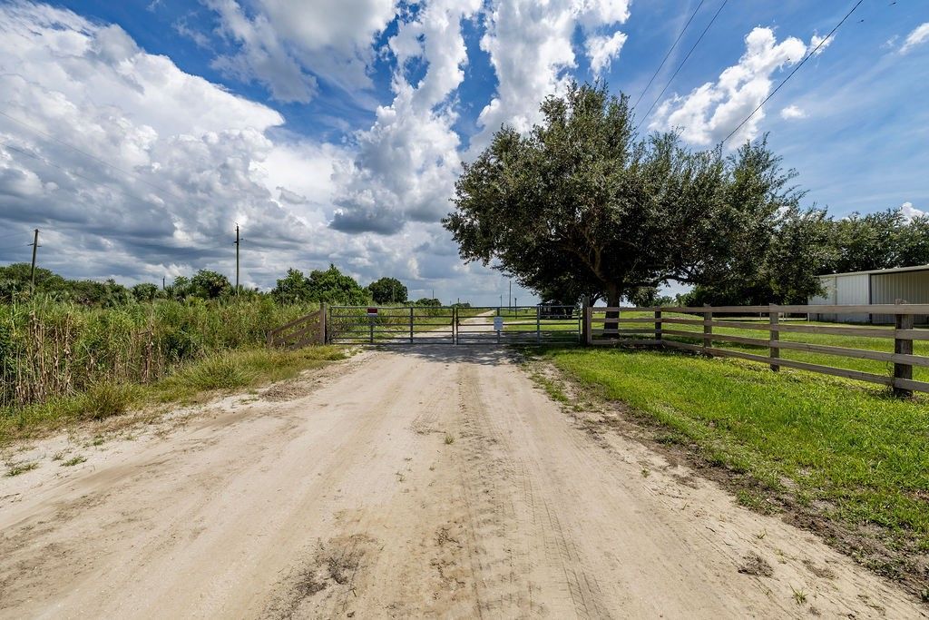 825 118th Avenue, Vero Beach, FL 32966 Photo